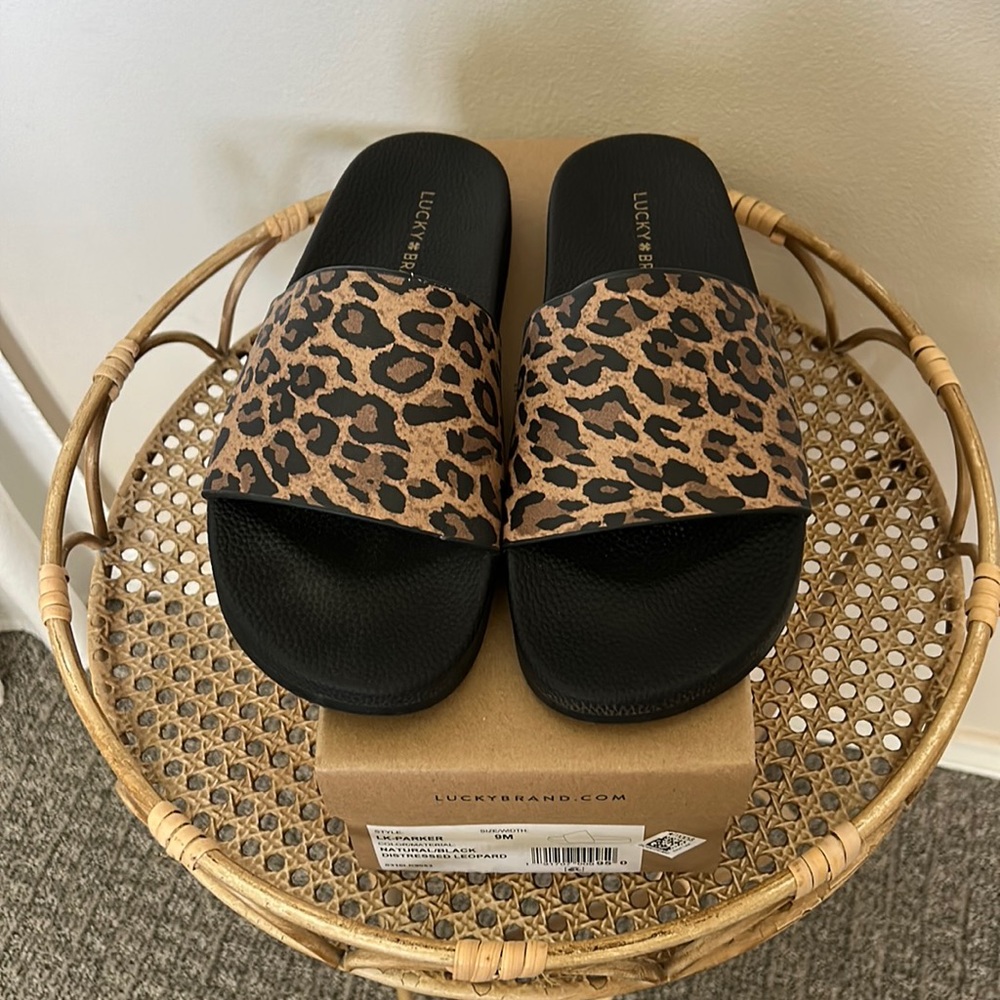 Women’s Lucky Brand slides